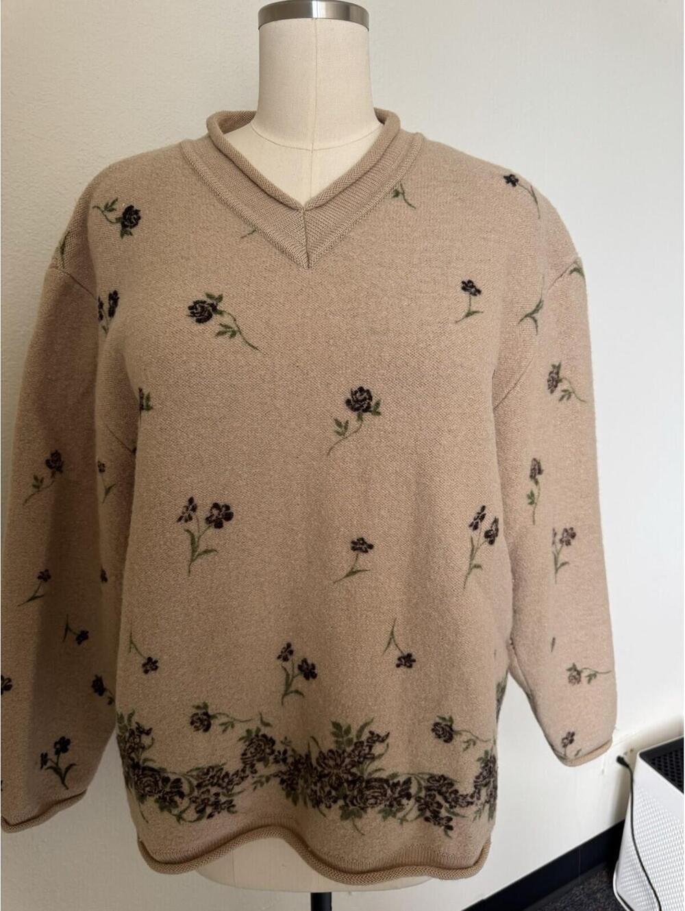 Vintage Woolrich Long sleeve Women Sweater 100% Wool Sz Large
